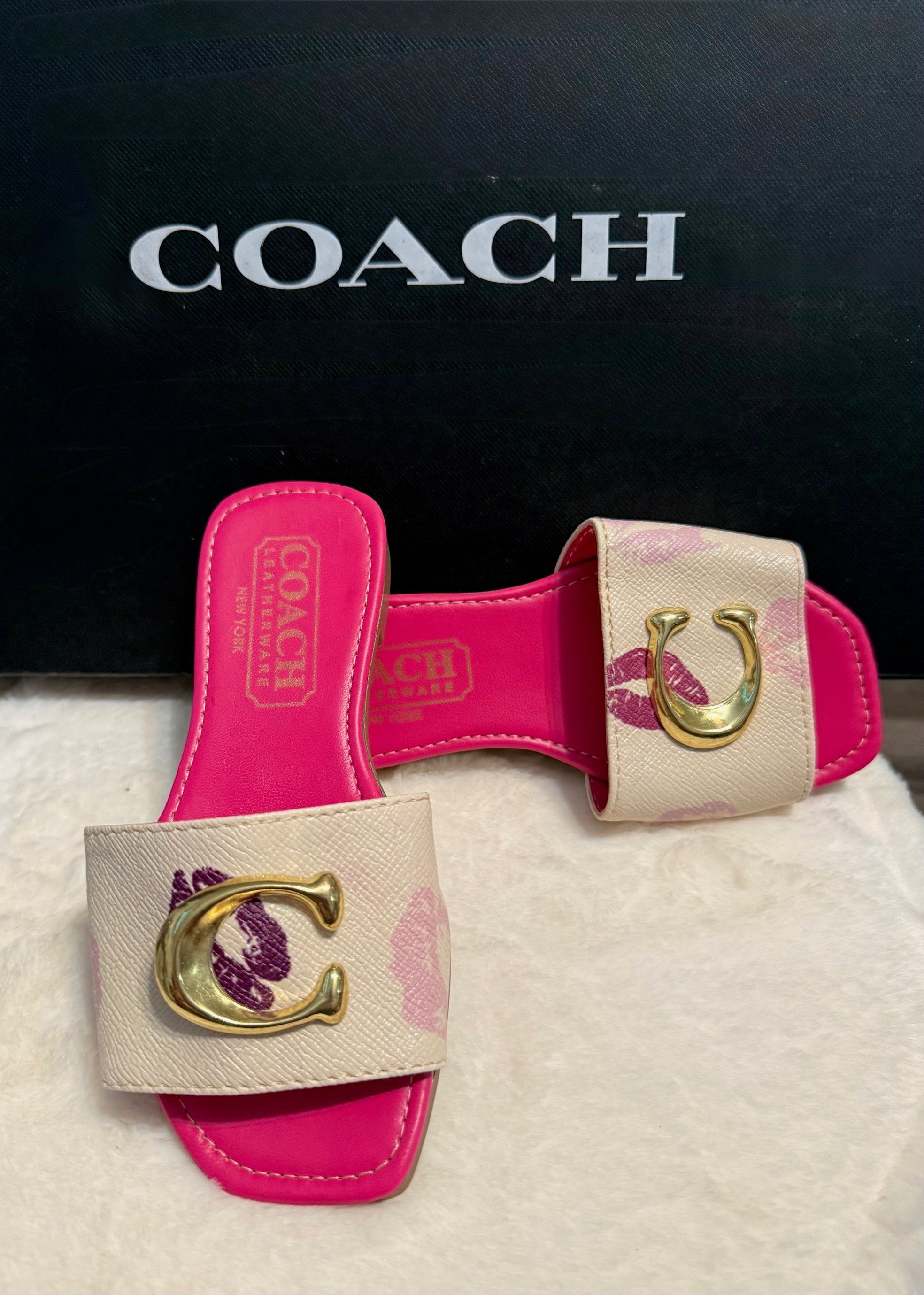 Kisses Beige/Pink Slide Sandal
